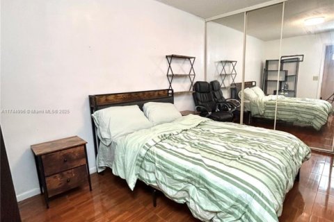 Townhouse in Deerfield Beach, Florida 2 bedrooms, 114.83 sq.m. № 1814561 - photo 8