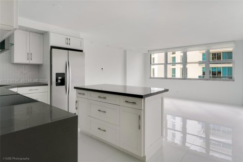 Copropriété à louer à Miami Beach, Floride: 1 chambre, 104.52 m2 № 1996816 - photo 3