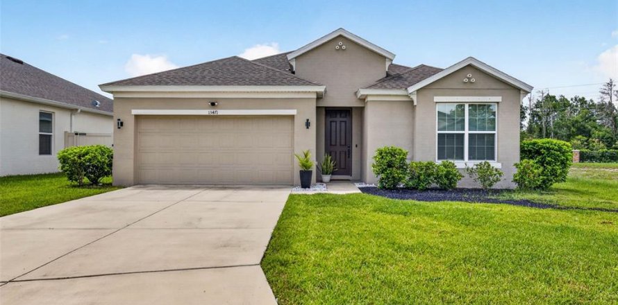 House in Hudson, Florida 4 bedrooms, 204.85 sq.m. № 2209357