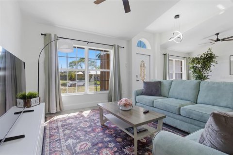 Casa en venta en Cape Coral, Florida, 4 dormitorios, 208.29 m2 № 2233593 - foto 12