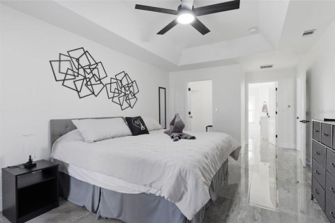 Casa en venta en Cape Coral, Florida, 4 dormitorios, 208.29 m2 № 2233593 - foto 20
