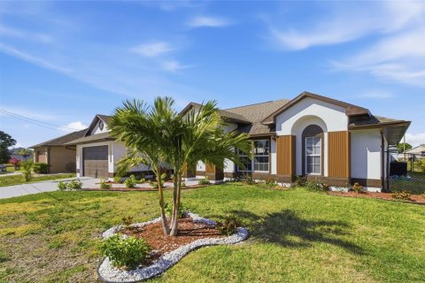 Villa ou maison à Cape Coral, Floride 4 chambres, 208.29 m2 № 2233593