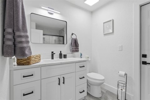 Casa en venta en Cape Coral, Florida, 4 dormitorios, 208.29 m2 № 2233593 - foto 29