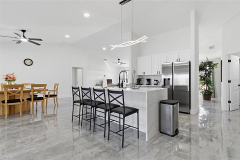 Casa en venta en Cape Coral, Florida, 4 dormitorios, 208.29 m2 № 2233593 - foto 7