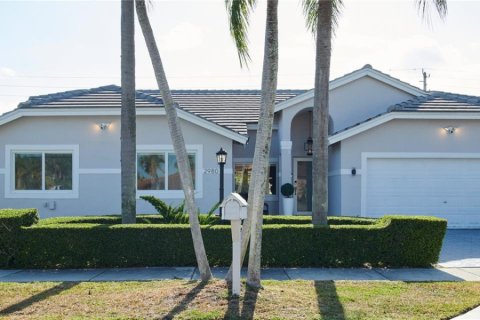 Villa ou maison à Miami, Floride 4 chambres, 206.24 m2 № 2038926