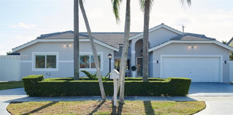 Villa ou maison à Miami, Floride 4 chambres, 206.24 m2 № 2038926