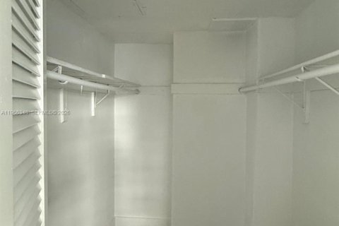 Apartamento en alquiler en Hollywood, Florida, 1 dormitorio, 82.03 m2 № 2081297 - foto 15