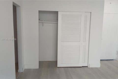 Apartamento en alquiler en Hollywood, Florida, 1 dormitorio, 82.03 m2 № 2081297 - foto 7
