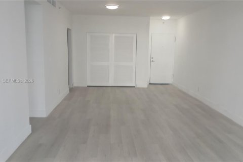 Apartamento en alquiler en Hollywood, Florida, 1 dormitorio, 82.03 m2 № 2081297 - foto 5