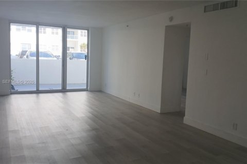 Apartamento en alquiler en Hollywood, Florida, 1 dormitorio, 82.03 m2 № 2081297 - foto 6