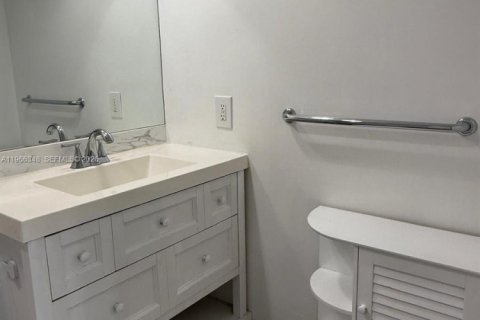 Apartamento en alquiler en Hollywood, Florida, 1 dormitorio, 82.03 m2 № 2081297 - foto 11