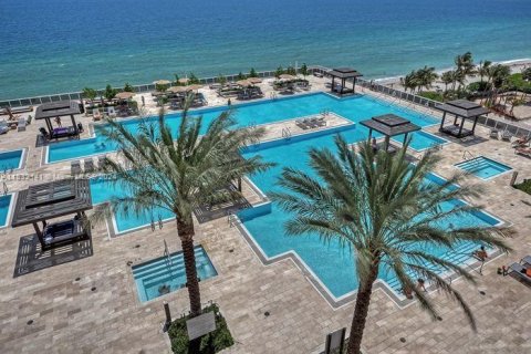 Copropriété à louer à Hallandale Beach, Floride: 2 chambres, 135.45 m2 № 1006609 - photo 30