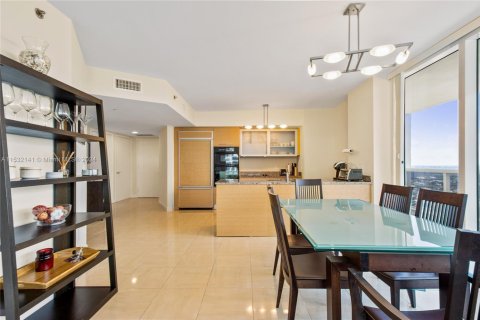 Copropriété à louer à Hallandale Beach, Floride: 2 chambres, 135.45 m2 № 1006609 - photo 6