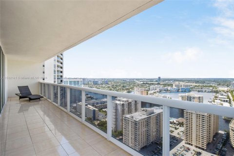 Copropriété à louer à Hallandale Beach, Floride: 2 chambres, 135.45 m2 № 1006609 - photo 21