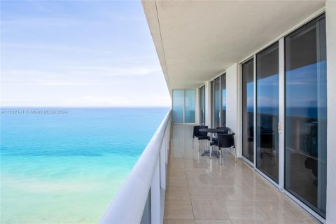 Copropriété à louer à Hallandale Beach, Floride: 2 chambres, 135.45 m2 № 1006609 - photo 18