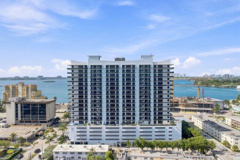 Condo in North Bay Village, Florida, 2 bedrooms  № 2311747 - photo 2