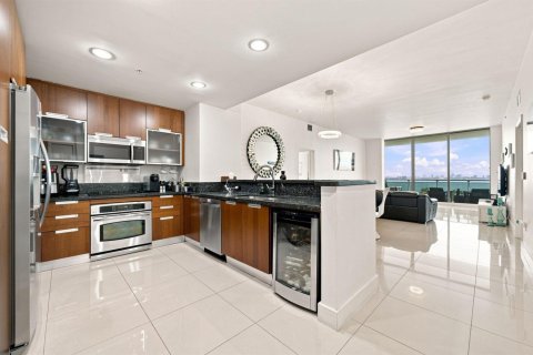 Condo in North Bay Village, Florida, 2 bedrooms  № 2311747 - photo 11