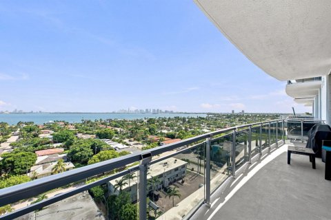 Condo in North Bay Village, Florida, 2 bedrooms  № 2311747 - photo 26