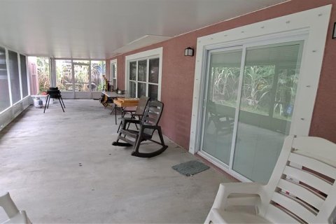 Casa en venta en Saint Petersburg, Florida, 5 dormitorios, 220.92 m2 № 2150446 - foto 27