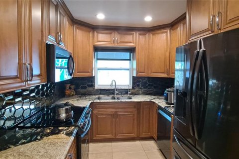 Casa en venta en Saint Petersburg, Florida, 5 dormitorios, 220.92 m2 № 2150446 - foto 7