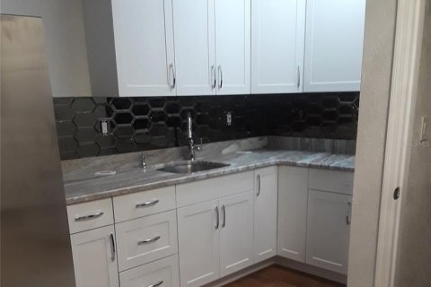 Casa en venta en Saint Petersburg, Florida, 5 dormitorios, 220.92 m2 № 2150446 - foto 13