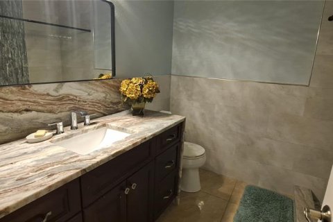 Casa en venta en Saint Petersburg, Florida, 5 dormitorios, 220.92 m2 № 2150446 - foto 19