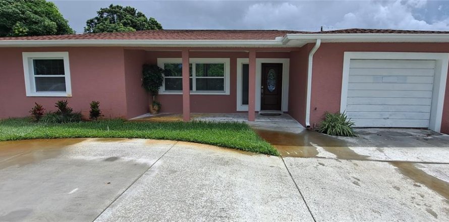 Casa en Saint Petersburg, Florida 5 dormitorios, 220.92 m2 № 2150446