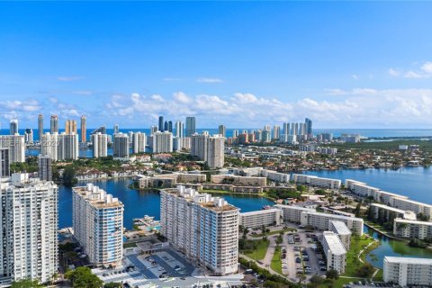 Купить кондоминиум в Авентура, Флорида 2 спальни, 145.39м2, № 1989113 - фото 28