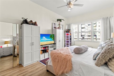 Купить кондоминиум в Авентура, Флорида 2 спальни, 145.39м2, № 1989113 - фото 13
