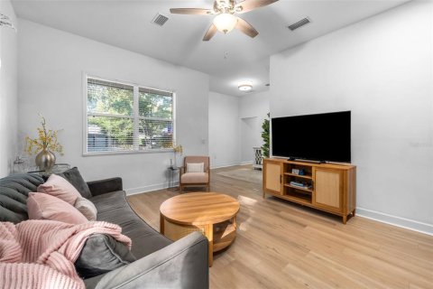 Casa en venta en Gainesville, Florida, 4 dormitorios, 278.43 m2 № 2131498 - foto 26