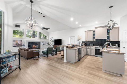 Casa en venta en Gainesville, Florida, 4 dormitorios, 278.43 m2 № 2131498 - foto 6