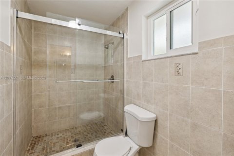 Villa ou maison à louer à Miami, Floride: 4 chambres, 220.74 m2 № 2154215 - photo 12