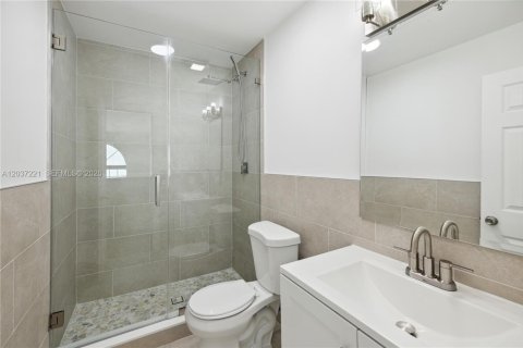 Villa ou maison à louer à Miami, Floride: 4 chambres, 220.74 m2 № 2154215 - photo 7