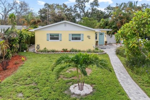 Casa en venta en Saint Petersburg, Florida, 2 dormitorios, 84.36 m2 № 1905895 - foto 1