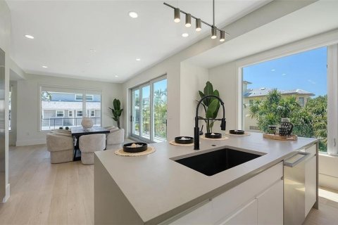 Купить виллу или дом в Сарасота, Флорида 3 комнаты, 341.51м2, № 2150258 - фото 29