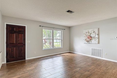 House in Spring Hill, Florida 2 bedrooms, 119.29 sq.m. № 1795880 - photo 4