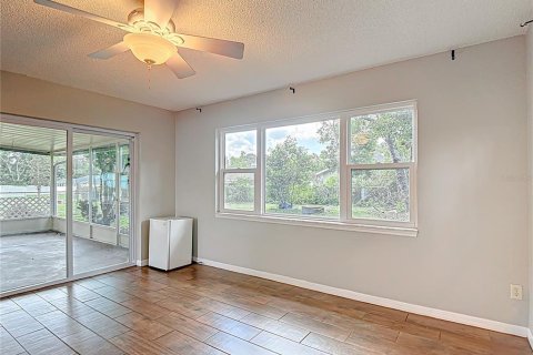 House in Spring Hill, Florida 2 bedrooms, 119.29 sq.m. № 1795880 - photo 19