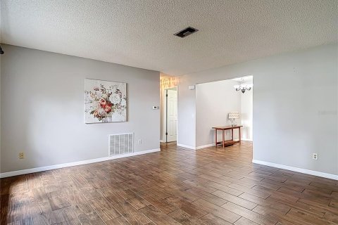 House in Spring Hill, Florida 2 bedrooms, 119.29 sq.m. № 1795880 - photo 3