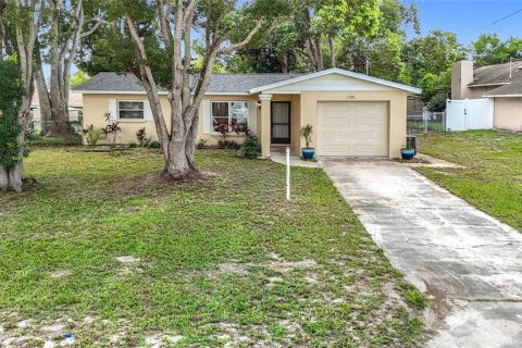 House in Spring Hill, Florida 2 bedrooms, 119.29 sq.m. № 1795880 - photo 1