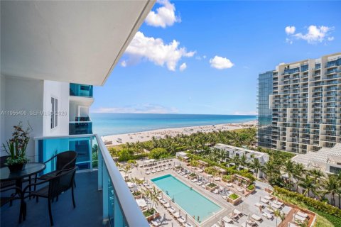 Condominio en venta en Miami Beach, Florida, 2 dormitorios, 114.27 m2 № 2153413 - foto 1