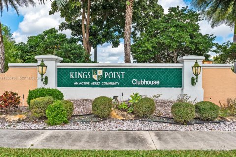 Condo in Tamarac, Florida, 2 bedrooms  № 1995935 - photo 29