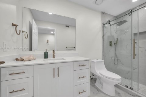 Condo in Tamarac, Florida, 2 bedrooms  № 1995935 - photo 21