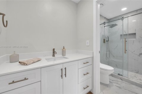 Condo in Tamarac, Florida, 2 bedrooms  № 1995935 - photo 19