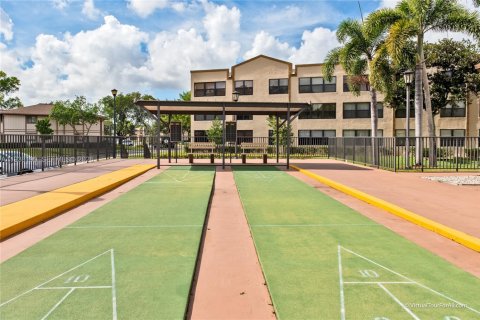 Condo in Tamarac, Florida, 2 bedrooms  № 1995935 - photo 26