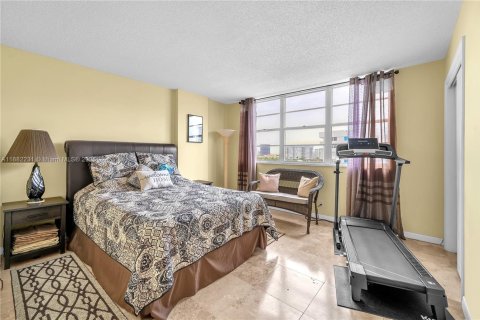 Copropriété à vendre à Hallandale Beach, Floride: 2 chambres, 101.45 m2 № 1931166 - photo 20