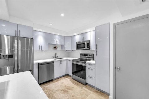 Copropriété à vendre à Hallandale Beach, Floride: 2 chambres, 101.45 m2 № 1931166 - photo 24