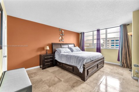 Copropriété à vendre à Hallandale Beach, Floride: 2 chambres, 101.45 m2 № 1931166 - photo 15