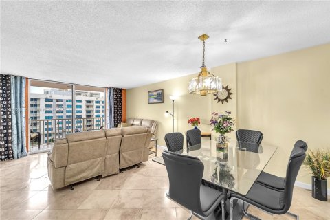 Copropriété à vendre à Hallandale Beach, Floride: 2 chambres, 101.45 m2 № 1931166 - photo 6