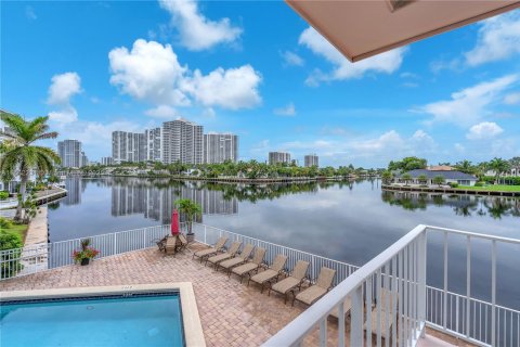 Copropriété à vendre à Hallandale Beach, Floride: 2 chambres, 101.45 m2 № 1931166 - photo 26