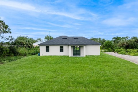 House in Lehigh Acres, Florida 3 bedrooms № 1890495 - photo 27